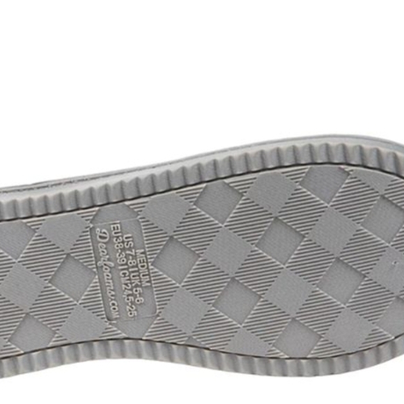 Dearfoams Cozy Gray Quilted Slippers - Picture 3 of 7